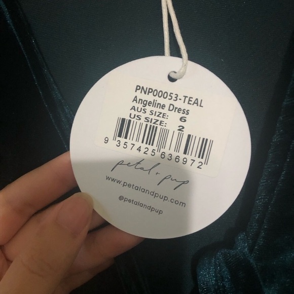 Petal & Pup green velvet v-neck long sleeve wrap dress - Picture 6 of 8